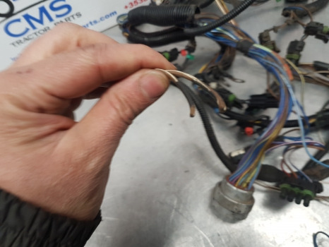 Case 5120, 5130, 5140 Transmission Wiring Loom 1546495c1, 1987581c1 - Câble/ Fil: photos 3 Case 5120, 5130, 5140 Transmission Wiring Loom 1546495c1, 1987581c1 - Câble/ Fil: photos 3