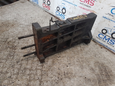 Case 5120, 5130, 5150, 5220 Rail Support Lh 1531065c1, T104004 - Suspension de cabine: photos 4 Case 5120, 5130, 5150, 5220 Rail Support Lh 1531065c1, T104004 - Suspension de cabine: photos 4