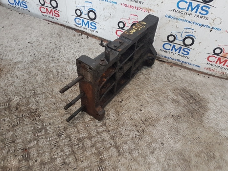 Case 5120, 5130, 5150, 5220 Rail Support Lh 1531065c1, T104004 - Suspension de cabine: photos 2 Case 5120, 5130, 5150, 5220 Rail Support Lh 1531065c1, T104004 - Suspension de cabine: photos 2