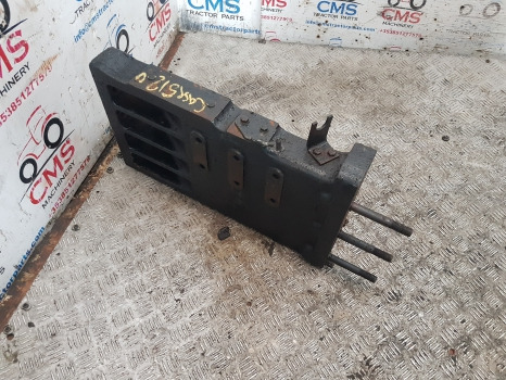 Case 5120, 5130, 5150, 5220 Rail Support Lh 1531065c1, T104004 - Suspension de cabine: photos 3 Case 5120, 5130, 5150, 5220 Rail Support Lh 1531065c1, T104004 - Suspension de cabine: photos 3