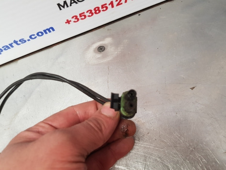 Case 5140, 5120, 5130, 5140, 5150 Pressure Switch 144467a2 - Système électrique: photos 4 Case 5140, 5120, 5130, 5140, 5150 Pressure Switch 144467a2 - Système électrique: photos 4