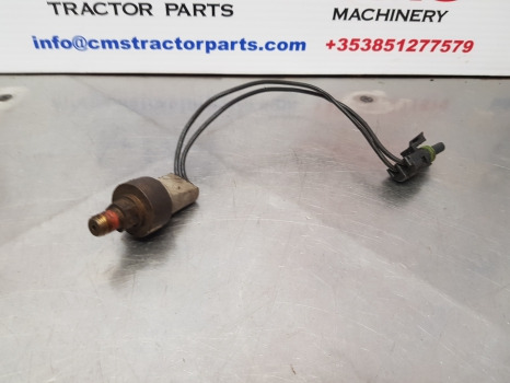 Case 5140, 5120, 5130, 5140, 5150 Pressure Switch 144467a2 - Système électrique: photos 2 Case 5140, 5120, 5130, 5140, 5150 Pressure Switch 144467a2 - Système électrique: photos 2