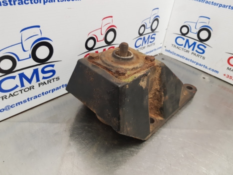 Case 5140, 5120, 5130, 5150, 5220, 5250, Cab Support Mounts 1531800c1 - Suspension de cabine: photos 3 Case 5140, 5120, 5130, 5150, 5220, 5250, Cab Support Mounts 1531800c1 - Suspension de cabine: photos 3