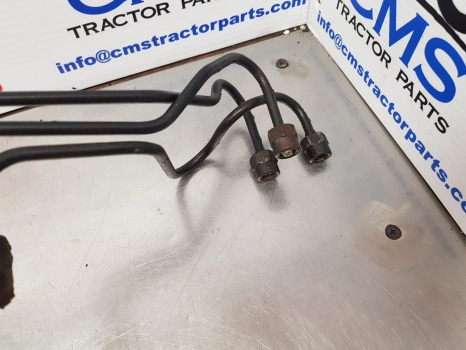 Case 5140, 5150, 5240, Fuel Injector Line Set, Pipes J909438, J903486, J903487, - Préparation du carburant: photos 5 Case 5140, 5150, 5240, Fuel Injector Line Set, Pipes J909438, J903486, J903487, - Préparation du carburant: photos 5