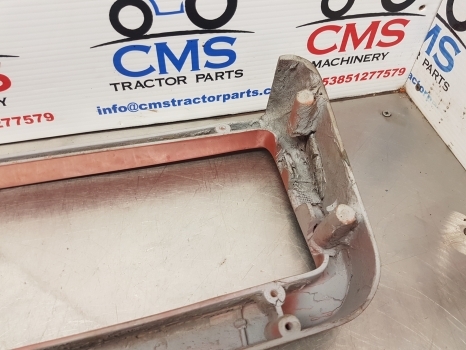 Case 856xl, 743, 745, 1056, 845 Front Housing Upper Grille 85639c1, 87718435 - Calandre pour Tracteur agricole: photos 5 Case 856xl, 743, 745, 1056, 845 Front Housing Upper Grille 85639c1, 87718435 - Calandre pour Tracteur agricole: photos 5