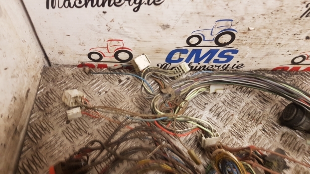 Case International 856 Xl Cab Wiring Loom - Câble/ Fil pour Tracteur agricole: photos 4 Case International 856 Xl Cab Wiring Loom - Câble/ Fil pour Tracteur agricole: photos 4
