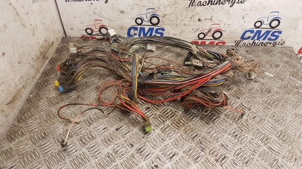 Case International 856 Xl Cab Wiring Loom - Câble/ Fil pour Tracteur agricole: photos 1 Case International 856 Xl Cab Wiring Loom - Câble/ Fil pour Tracteur agricole: photos 1