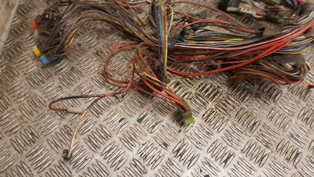 Case International 856 Xl Cab Wiring Loom - Câble/ Fil pour Tracteur agricole: photos 2 Case International 856 Xl Cab Wiring Loom - Câble/ Fil pour Tracteur agricole: photos 2