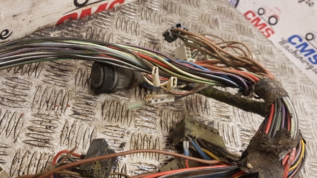 Case International 856 Xl Cab Wiring Loom - Câble/ Fil pour Tracteur agricole: photos 5 Case International 856 Xl Cab Wiring Loom - Câble/ Fil pour Tracteur agricole: photos 5