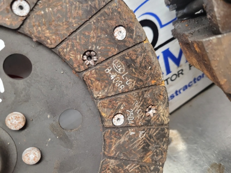 Case Jx80 New Holland Td80, Td80d Clutch Kit 228018610, 5097925, 47953610 - Embrayage et pièces pour Tracteur agricole: photos 4 Case Jx80 New Holland Td80, Td80d Clutch Kit 228018610, 5097925, 47953610 - Embrayage et pièces pour Tracteur agricole: photos 4