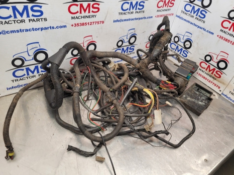 Case Jx80 Upgrade Tier 2 Cab Wiring Loom Cab Wiring Loom, Fuse Box - Câble/ Fil: photos 5 Case Jx80 Upgrade Tier 2 Cab Wiring Loom Cab Wiring Loom, Fuse Box - Câble/ Fil: photos 5