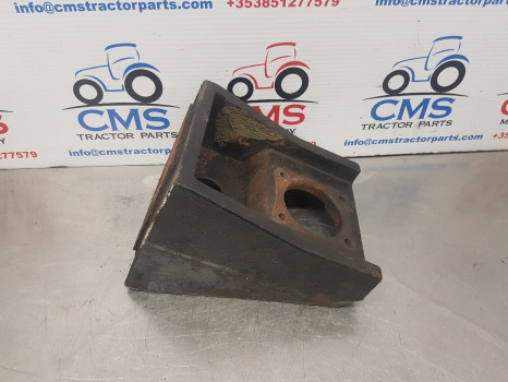 Case Maxxum 5120, 5140, 5130, 5240 Cab Front Support 1530867c1, 120205a2 - Suspension de cabine: photos 1 Case Maxxum 5120, 5140, 5130, 5240 Cab Front Support 1530867c1, 120205a2 - Suspension de cabine: photos 1