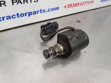 Case Maxxum 5140, Case 5000, Magnum Series, Solenoid Valve 110415a1 - Capteur: photos 3 Case Maxxum 5140, Case 5000, Magnum Series, Solenoid Valve 110415a1 - Capteur: photos 3