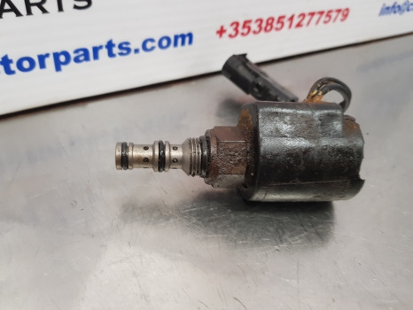 Case Maxxum 5140, Case 5000, Magnum Series, Solenoid Valve 1971474c3 - Capteur: photos 3 Case Maxxum 5140, Case 5000, Magnum Series, Solenoid Valve 1971474c3 - Capteur: photos 3