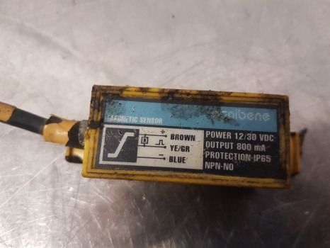 Caterpillar 146329 Carraro 26.16m, Front Axle Sensor 143227 - Capteur: photos 3 Caterpillar 146329 Carraro 26.16m, Front Axle Sensor 143227 - Capteur: photos 3