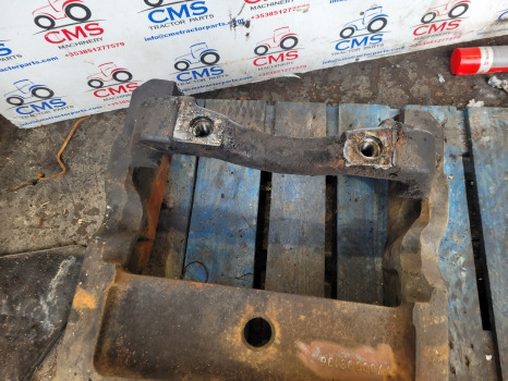 Claas Ares 500, 600, 800 Series 656 Rx Rz Front Axle Support Bolster 7700098196 - Suspension: photos 5 Claas Ares 500, 600, 800 Series 656 Rx Rz Front Axle Support Bolster 7700098196 - Suspension: photos 5