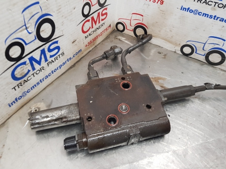 Claas Ares 500, 600 Rx, Rz, Rc Ser 656rc Hydraulic Auxiliary Valve 0011361190 - Hydraulique: photos 2 Claas Ares 500, 600 Rx, Rz, Rc Ser 656rc Hydraulic Auxiliary Valve 0011361190 - Hydraulique: photos 2