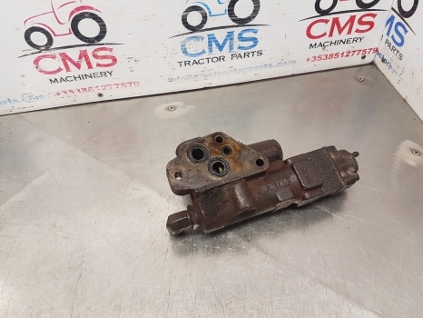Claas Ares 836, 816, 610rz Trailer Brake Valve Parts 153108045, 6005021939 - Valve de frein pour Tracteur agricole: photos 2 Claas Ares 836, 816, 610rz Trailer Brake Valve Parts 153108045, 6005021939 - Valve de frein pour Tracteur agricole: photos 2