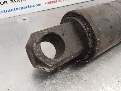 Claas Ares 836, 816, Axion 810-850 Lift Cylinder 6005029896 - Suspension: photos 3 Claas Ares 836, 816, Axion 810-850 Lift Cylinder 6005029896 - Suspension: photos 3