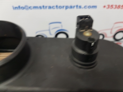 Claas Arion 500, 600 A34, A35 640 Air Intake Filter Housing 0021502803, 21502803 - Système d'admission d'air: photos 3 Claas Arion 500, 600 A34, A35 640 Air Intake Filter Housing 0021502803, 21502803 - Système d'admission d'air: photos 3