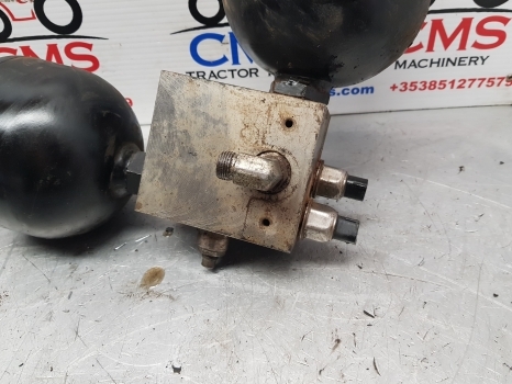 Claas Arion 500, 600 Series 640 Brake Valve, Safety Block 0021603450, 0021603451 - Valve de frein pour Tracteur agricole: photos 2 Claas Arion 500, 600 Series 640 Brake Valve, Safety Block 0021603450, 0021603451 - Valve de frein pour Tracteur agricole: photos 2