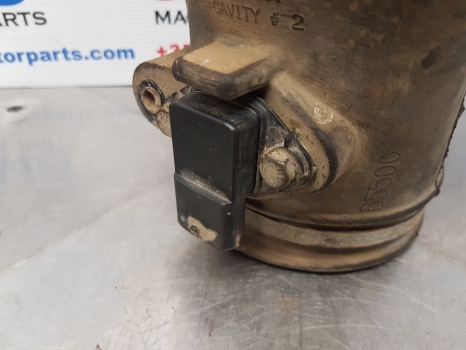 Claas Arion 530, 500 Air Intake Tube And Sensor 0021666020, 0011453630 - Système d'admission d'air: photos 2 Claas Arion 530, 500 Air Intake Tube And Sensor 0021666020, 0011453630 - Système d'admission d'air: photos 2