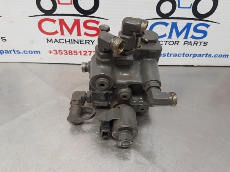 Claas Arion 640, 500, 600, Axion 950 Brake Valve Assy 0021505602, 0021514903 - Valve de frein pour Machine agricole: photos 1 Claas Arion 640, 500, 600, Axion 950 Brake Valve Assy 0021505602, 0021514903 - Valve de frein pour Machine agricole: photos 1