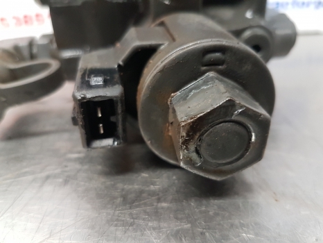 Claas Arion 640, 500, 600, Axion 950 Brake Valve Assy 0021505602, 0021514903 - Valve de frein pour Machine agricole: photos 3 Claas Arion 640, 500, 600, Axion 950 Brake Valve Assy 0021505602, 0021514903 - Valve de frein pour Machine agricole: photos 3