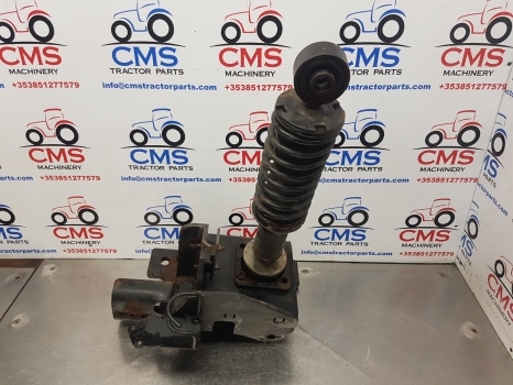 Claas Arion 640, 600, 500 Cab Back Suspension Support Assy Rhs 0021500984 - Suspension de cabine pour Machine agricole: photos 5 Claas Arion 640, 600, 500 Cab Back Suspension Support Assy Rhs 0021500984 - Suspension de cabine pour Machine agricole: photos 5