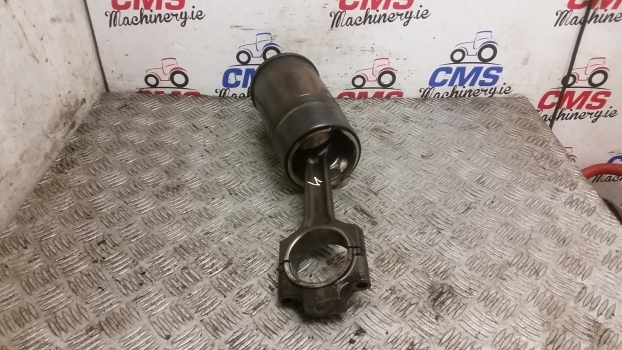 Deutz Agrotron 120, 150 Mk3 Conrod 04200465. Please Check Description - Bielle pour Tracteur agricole: photos 1 Deutz Agrotron 120, 150 Mk3 Conrod 04200465. Please Check Description - Bielle pour Tracteur agricole: photos 1