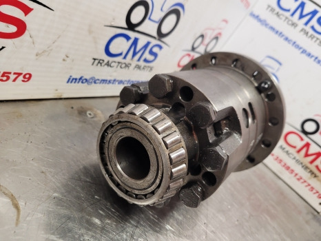 Deutz Agrotron 135, 150.7, 155, 165 Front Axle Differential 4481271003, 04415156 - Essieu avant: photos 3 Deutz Agrotron 135, 150.7, 155, 165 Front Axle Differential 4481271003, 04415156 - Essieu avant: photos 3