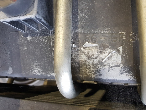 Deutz Agrotron M620, M610, Ttv Engine Water Cooling Radiator 0.015.4317.4/20 - Radiateur: photos 4 Deutz Agrotron M620, M610, Ttv Engine Water Cooling Radiator 0.015.4317.4/20 - Radiateur: photos 4