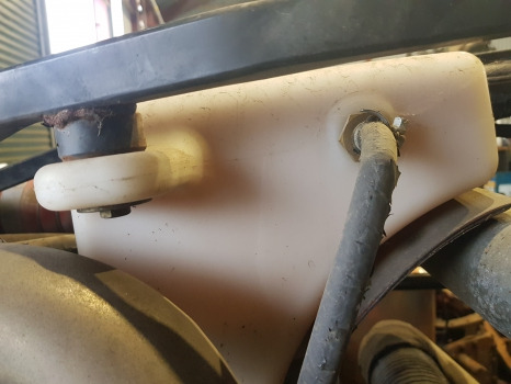 Deutz Fahr Agrotron M620, M600, Ttv610, Radiator Expansion Tank 0.015.4531.4/10 - Radiateur: photos 3 Deutz Fahr Agrotron M620, M600, Ttv610, Radiator Expansion Tank 0.015.4531.4/10 - Radiateur: photos 3