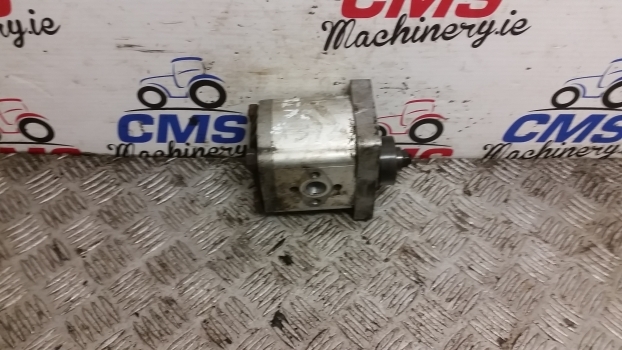 Fiat 780 Hydraulic Pump. Please Check By Photos. - Pompe hydraulique pour Tracteur agricole: photos 1 Fiat 780 Hydraulic Pump. Please Check By Photos. - Pompe hydraulique pour Tracteur agricole: photos 1