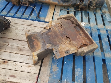 Fiat 90-90, 100-90, 110-90 Front Axle Support 5130607; 5109452 - Essieu avant pour Tracteur agricole: photos 1 Fiat 90-90, 100-90, 110-90 Front Axle Support 5130607; 5109452 - Essieu avant pour Tracteur agricole: photos 1
