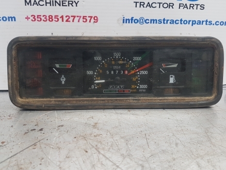 Fiat 90, 94, 46, 56 Series 90-90, 100-90 Dash Clock Instrument Cluster 5125046 - Panel de instrumentos pour Tracteur agricole: photos 2 Fiat 90, 94, 46, 56 Series 90-90, 100-90 Dash Clock Instrument Cluster 5125046 - Panel de instrumentos pour Tracteur agricole: photos 2