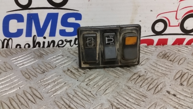 Fiat F, Fd Tf140 Control Button Housings With Buttons 5151075 - Cabine et intérieur pour Tracteur agricole: photos 1 Fiat F, Fd Tf140 Control Button Housings With Buttons 5151075 - Cabine et intérieur pour Tracteur agricole: photos 1