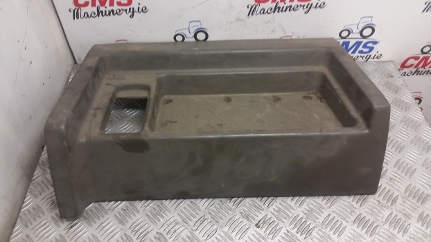 Fiat F140, F100, F120, F130, F140 Dt, F120 Dt, F130 Dtcab Interior Panel - Cabine et intérieur pour Tracteur agricole: photos 1 Fiat F140, F100, F120, F130, F140 Dt, F120 Dt, F130 Dtcab Interior Panel - Cabine et intérieur pour Tracteur agricole: photos 1