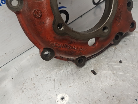 Ford 10, 40, 200 Transmission Plate Retainer F0nn7049aa, 81864422, E0nn7049ba - Boîte de vitesse: photos 2 Ford 10, 40, 200 Transmission Plate Retainer F0nn7049aa, 81864422, E0nn7049ba - Boîte de vitesse: photos 2