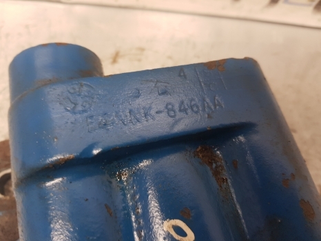 Ford 10 Series 5610 Priority Valve E4nnk846aa; E4nnr947fa; E0nnr947bb; 83949225 - Valve hydraulique pour Tracteur agricole: photos 5 Ford 10 Series 5610 Priority Valve E4nnk846aa; E4nnr947fa; E0nnr947bb; 83949225 - Valve hydraulique pour Tracteur agricole: photos 5