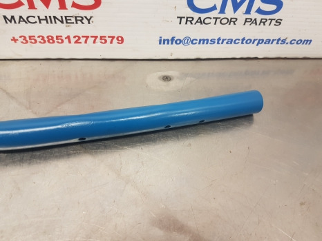 Ford 1000, 600 Series, 4000, 4600 Side Marker Lamp Bracket 83908712 - Lumière/ Éclairage: photos 4 Ford 1000, 600 Series, 4000, 4600 Side Marker Lamp Bracket 83908712 - Lumière/ Éclairage: photos 4