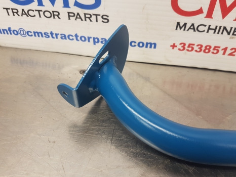 Ford 1000, 600 Series, 4000, 4600 Side Marker Lamp Bracket 83908712 - Lumière/ Éclairage: photos 3 Ford 1000, 600 Series, 4000, 4600 Side Marker Lamp Bracket 83908712 - Lumière/ Éclairage: photos 3