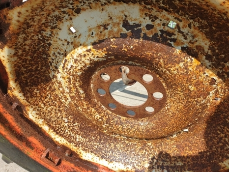 Ford 13.6 R38 Wheel - Roue complète pour Tracteur agricole: photos 2 Ford 13.6 R38 Wheel - Roue complète pour Tracteur agricole: photos 2