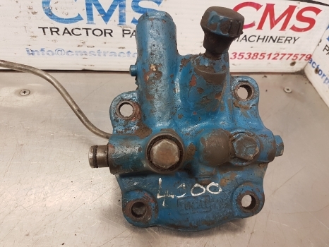 Ford 4000, 4110, 4400, 4410 Hydraulic Flow Control Valve C5nnn982b, 81802242 - Valve hydraulique pour Tracteur agricole: photos 2 Ford 4000, 4110, 4400, 4410 Hydraulic Flow Control Valve C5nnn982b, 81802242 - Valve hydraulique pour Tracteur agricole: photos 2