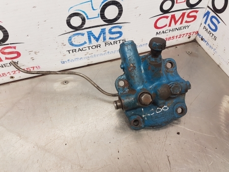 Ford 4000, 4110, 4400, 4410 Hydraulic Flow Control Valve C5nnn982b, 81802242 - Valve hydraulique pour Tracteur agricole: photos 1 Ford 4000, 4110, 4400, 4410 Hydraulic Flow Control Valve C5nnn982b, 81802242 - Valve hydraulique pour Tracteur agricole: photos 1