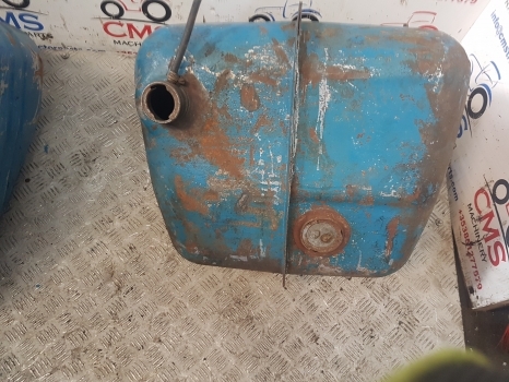 Ford 4000, 4600 Fuel Tank 83935630, E2nn9002ba, E3nn9002kb - Réservoir de carburant pour Tracteur agricole: photos 1 Ford 4000, 4600 Fuel Tank 83935630, E2nn9002ba, E3nn9002kb - Réservoir de carburant pour Tracteur agricole: photos 1