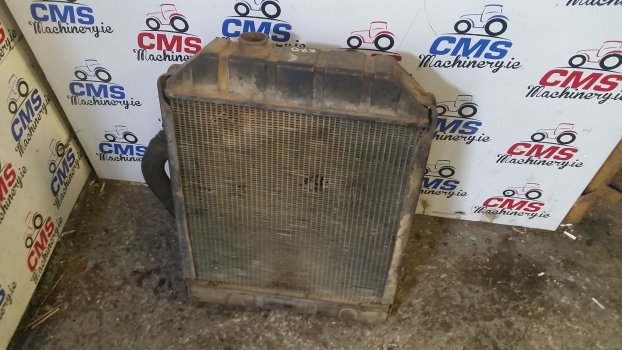 Ford 4500, 5000, 5100, 5600, 5500 Engine Water Cooling Radiator 86531508 - Radiateur pour Tracteur agricole: photos 1 Ford 4500, 5000, 5100, 5600, 5500 Engine Water Cooling Radiator 86531508 - Radiateur pour Tracteur agricole: photos 1
