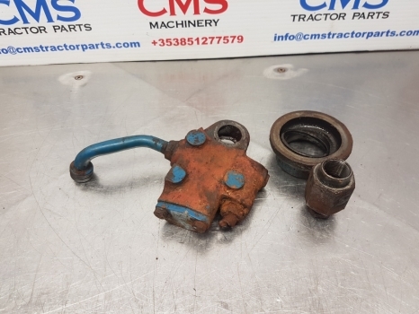 Ford 5000, 7600, 6600, 6700 Hydraulic Valve, Oil Cooler D6nnk910b, D6nnk910a - Valve hydraulique pour Tracteur agricole: photos 1 Ford 5000, 7600, 6600, 6700 Hydraulic Valve, Oil Cooler D6nnk910b, D6nnk910a - Valve hydraulique pour Tracteur agricole: photos 1