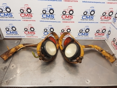 Ford 550, 555, 655 Working Lighs Assembly 83930993, E1nn13n083bc12z - Lumière/ Éclairage pour Tractopelle: photos 1 Ford 550, 555, 655 Working Lighs Assembly 83930993, E1nn13n083bc12z - Lumière/ Éclairage pour Tractopelle: photos 1