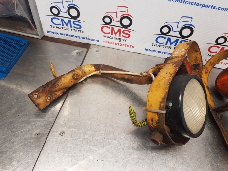 Ford 550, 555, 655 Working Lighs Assembly 83930993, E1nn13n083bc12z - Lumière/ Éclairage pour Tractopelle: photos 4 Ford 550, 555, 655 Working Lighs Assembly 83930993, E1nn13n083bc12z - Lumière/ Éclairage pour Tractopelle: photos 4